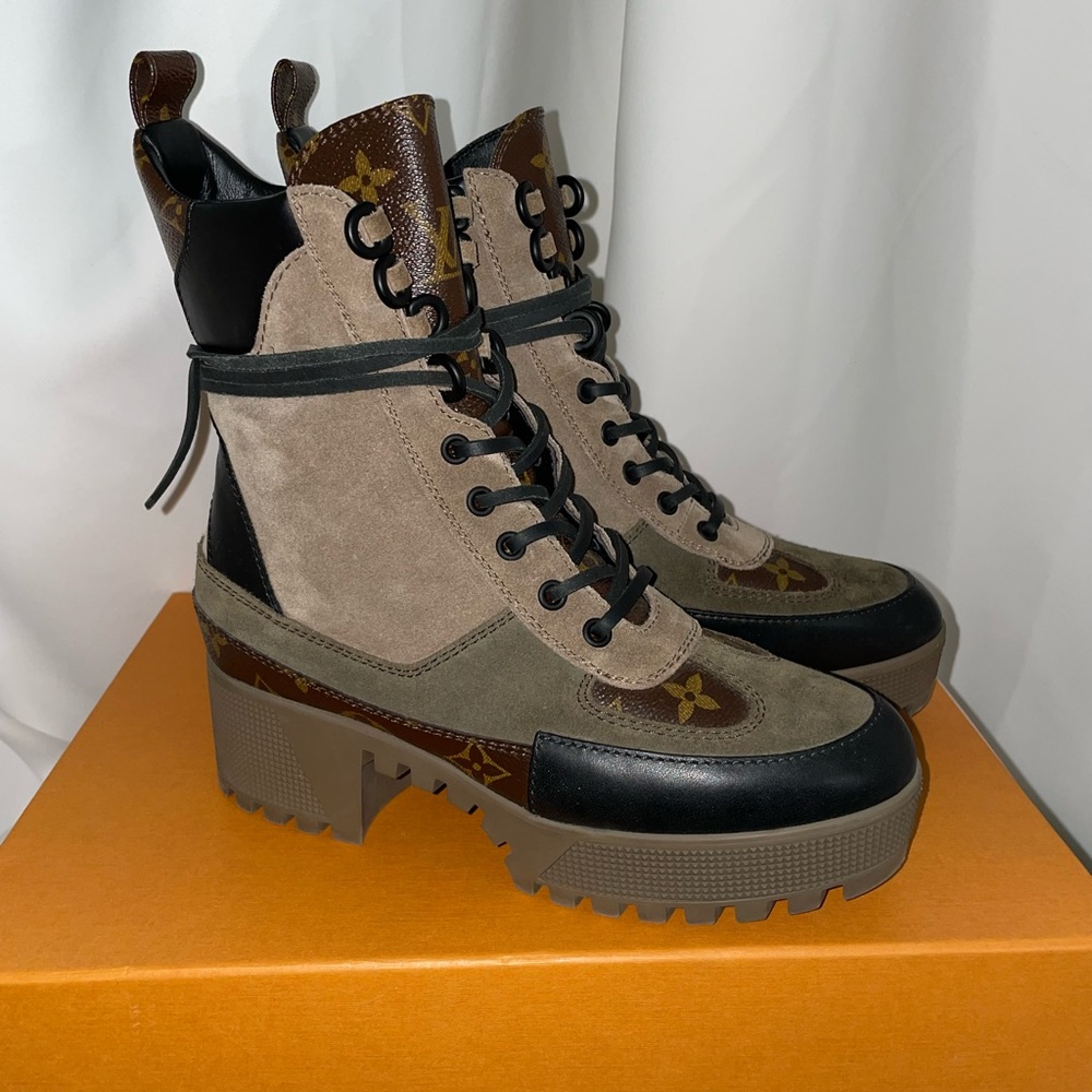 Louis Vuitton LAUREATE PLATFORM DESERT BOOT Beige 37EU 7US. USED.